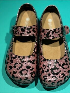 Glolily Mary Black Leopard Sparkle Size 7.5 NWOB